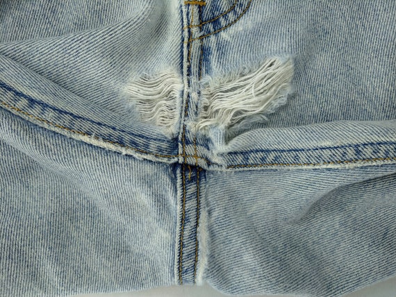 90s Vintage Levi's 501 Jeans 33x31 Light Blue Was… - image 9