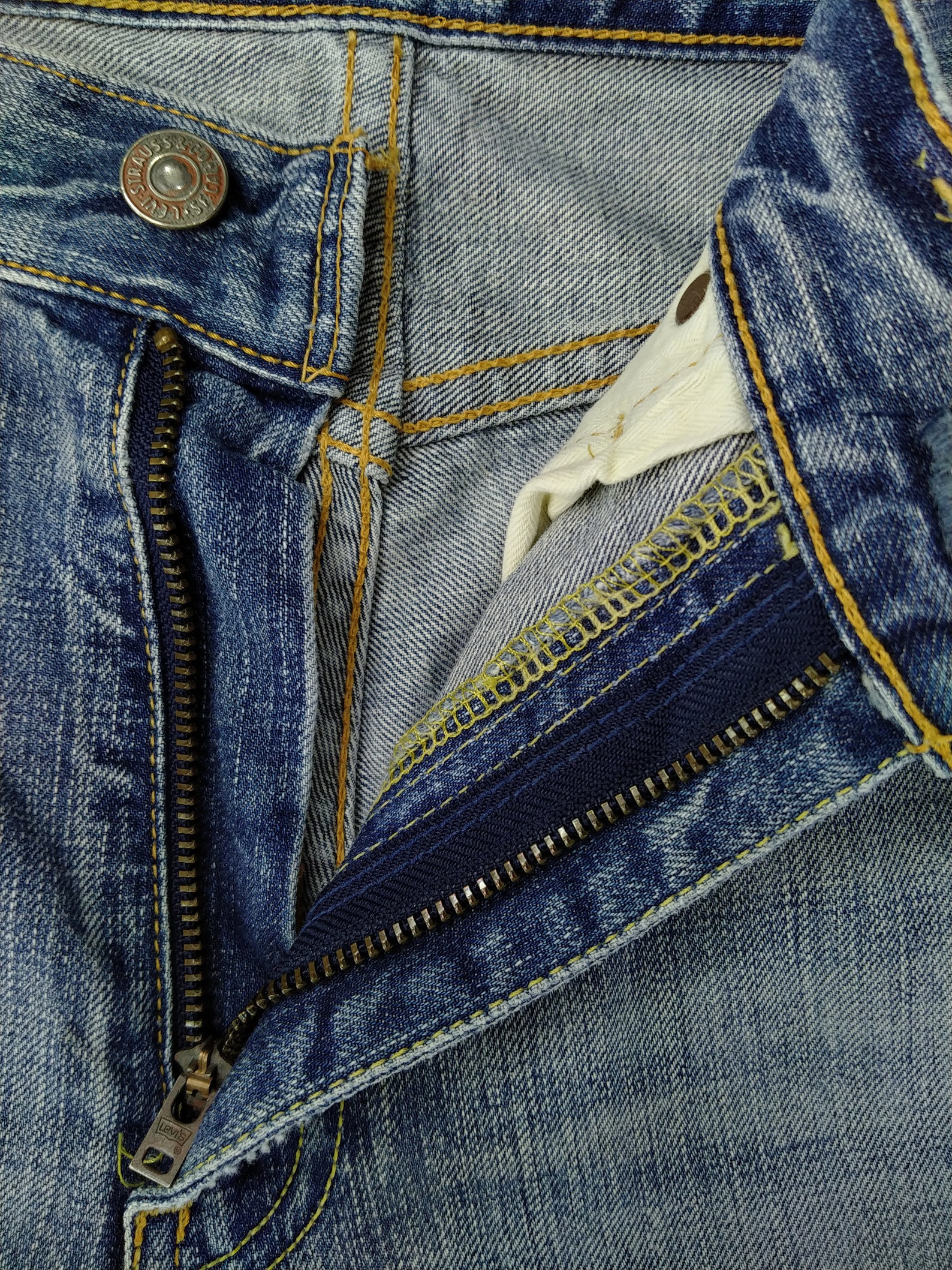 Levis 517 33x30 Clearance