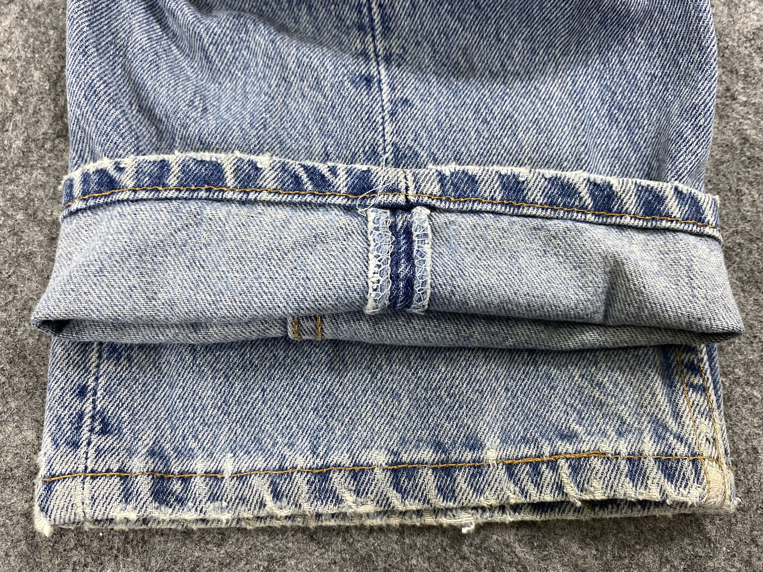 36x35.5 Ripped Vintage Levi's 501 USA Jeans Blue Denim Red 36x35.5 Ripped Vintage Levi's 501 USA Jeans Blue Denim Red
