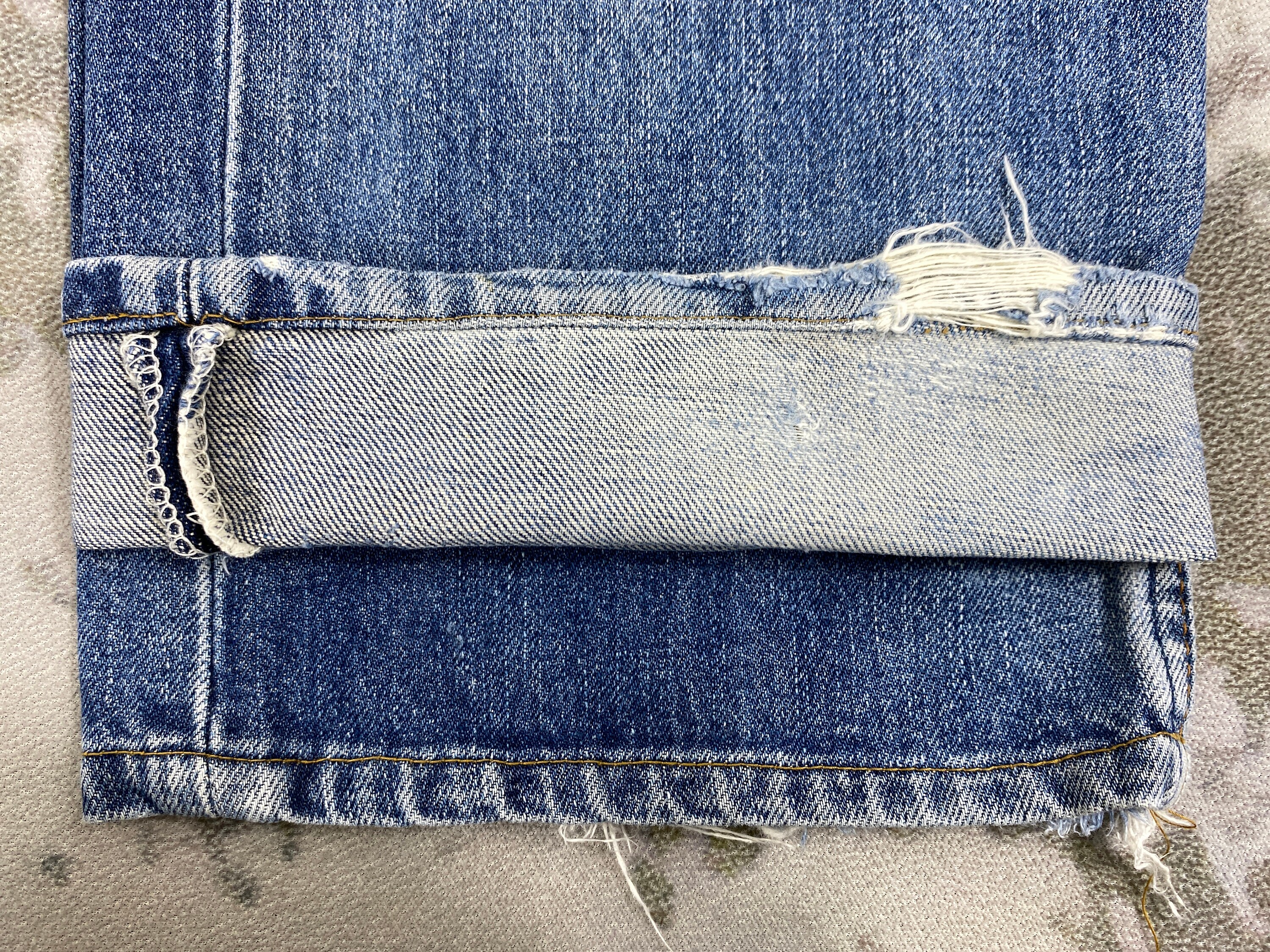 29x31.5 Blue Distressed Vintage Levi's Jeans SJ180 Denim 29x31.5 Blue Distressed Vintage Levi's Jeans SJ180 Denim