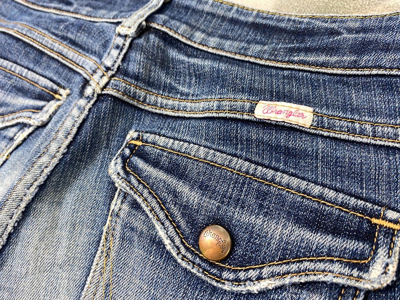 Storlek 29x27.5 Vintage Wrangler Blue Bell Jeans Flare Cut Bootcut Denim, Distressed Fade, Låg midja, Y2K Estetisk Boho Chic bild 15