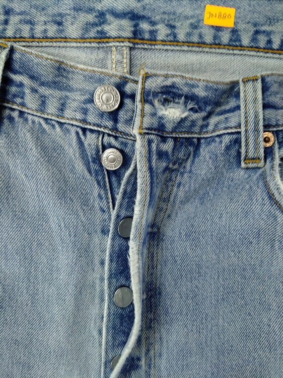 90s Vintage Levi's 501 Jeans 33x31 Light Blue Was… - image 5