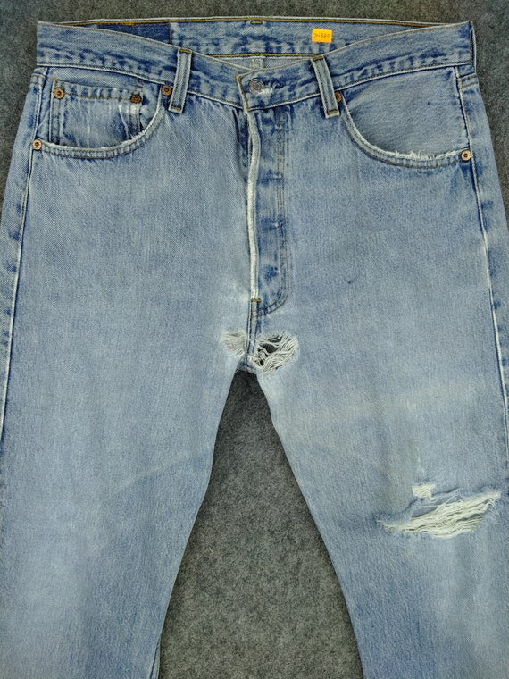 90s Vintage Levi's 501 Jeans 33x31 Light Blue Was… - image 2