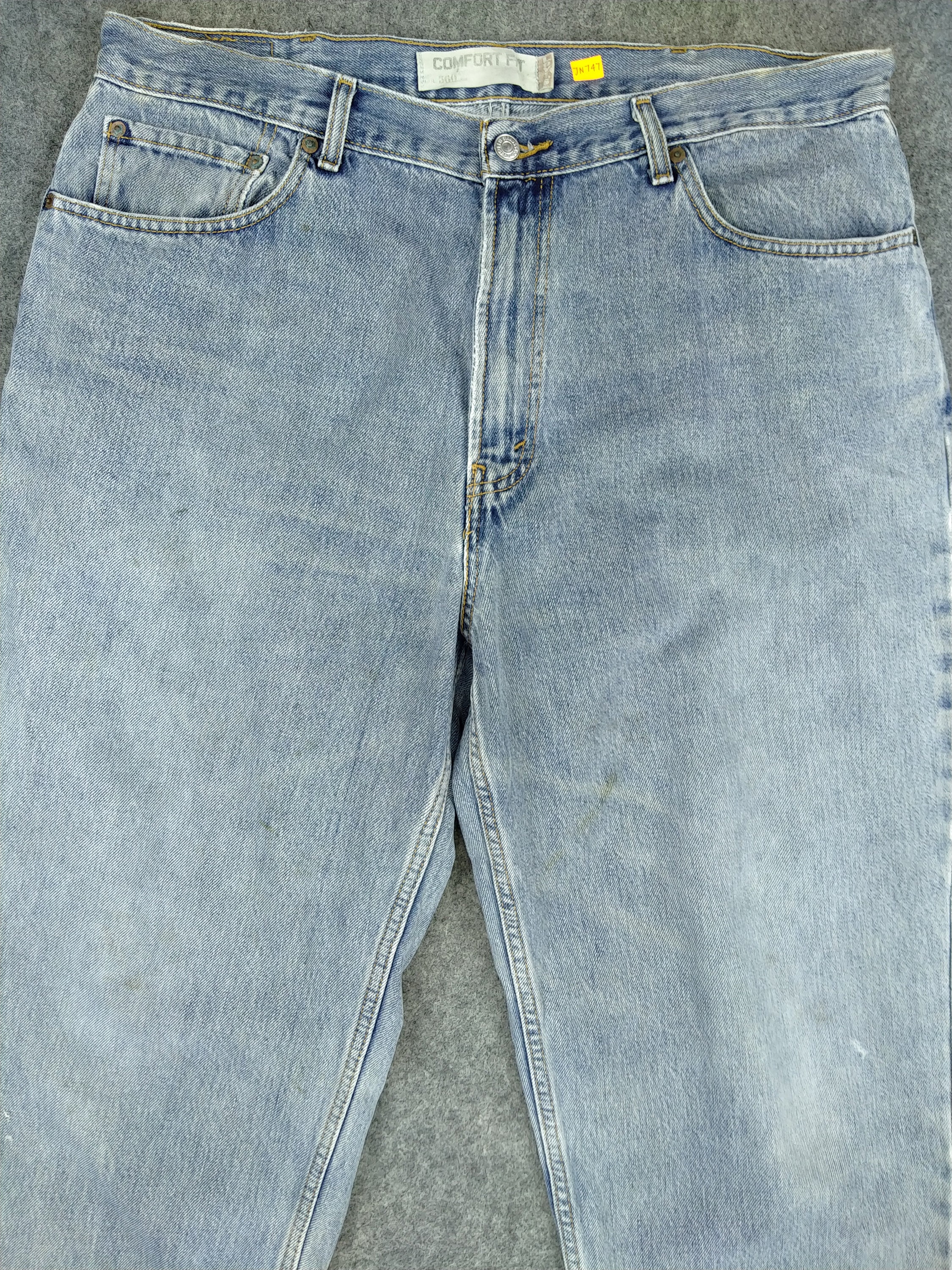 Light Wash Denim 38x32 Red 