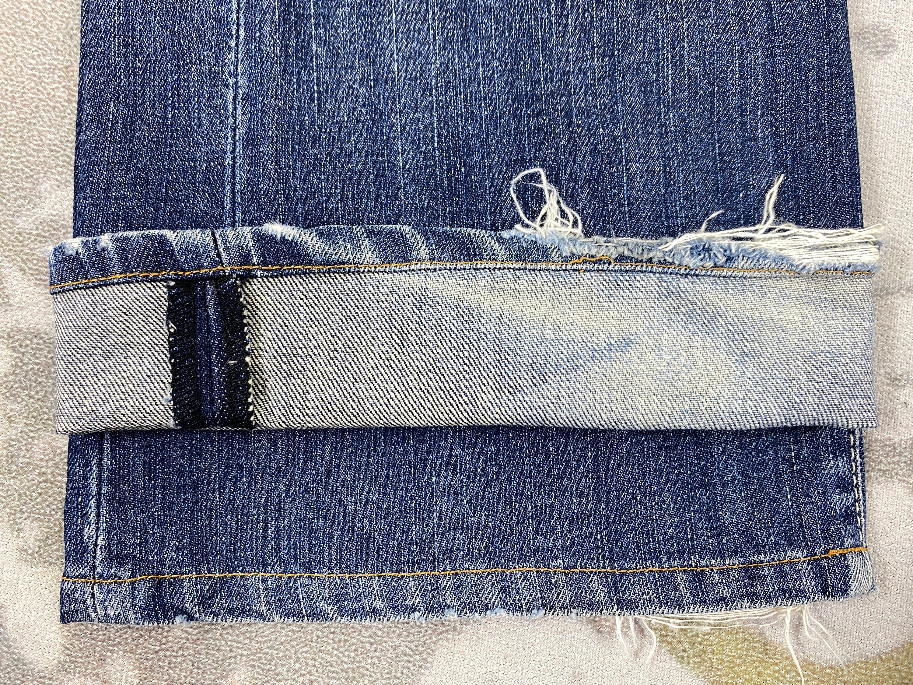 33X30 Distressed Blue Vintage Levi's 708 Flare Jeans JN 1936
