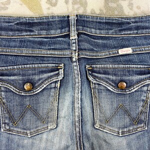 Storlek 29x27.5 Vintage Wrangler Blue Bell Jeans Flare Cut Bootcut Denim, Distressed Fade, Låg midja, Y2K Estetisk Boho Chic bild 6