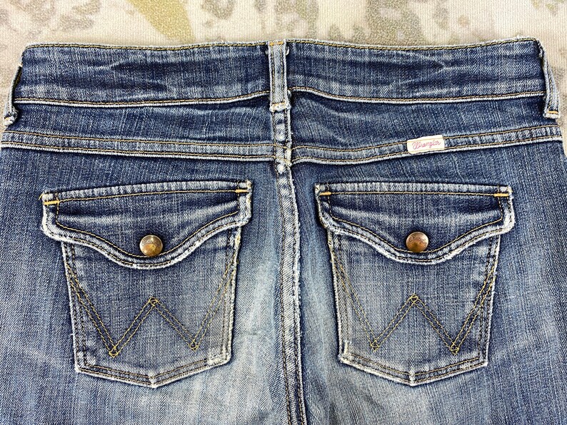 Storlek 29x27.5 Vintage Wrangler Blue Bell Jeans Flare Cut Bootcut Denim, Distressed Fade, Låg midja, Y2K Estetisk Boho Chic bild 6