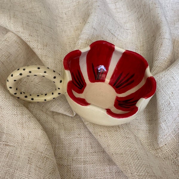 Handmade ceramic mug, handmade clay mug, coffe and tea cup, flower pattern, gift for wife, mom gift, customizable mug, Fast shipping, red