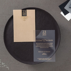Acrylic Clear Luxury Gold Foil Clear Wedding Invitation and Gold Monogram Brown Envelope, Transparent Invite, Invitaciones de Quinceanera