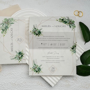 Marmormuster Botanische faltbare geometrische gerahmte weiße moderne Hochzeitseinladungskarte mit grünen Blumen und Blättern, gedruckt