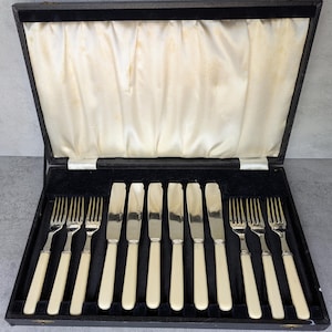 Vintage Fish Cutlery Set By Sheffield England Original Boxed EPNS A1 12 Piece with faux bone handle