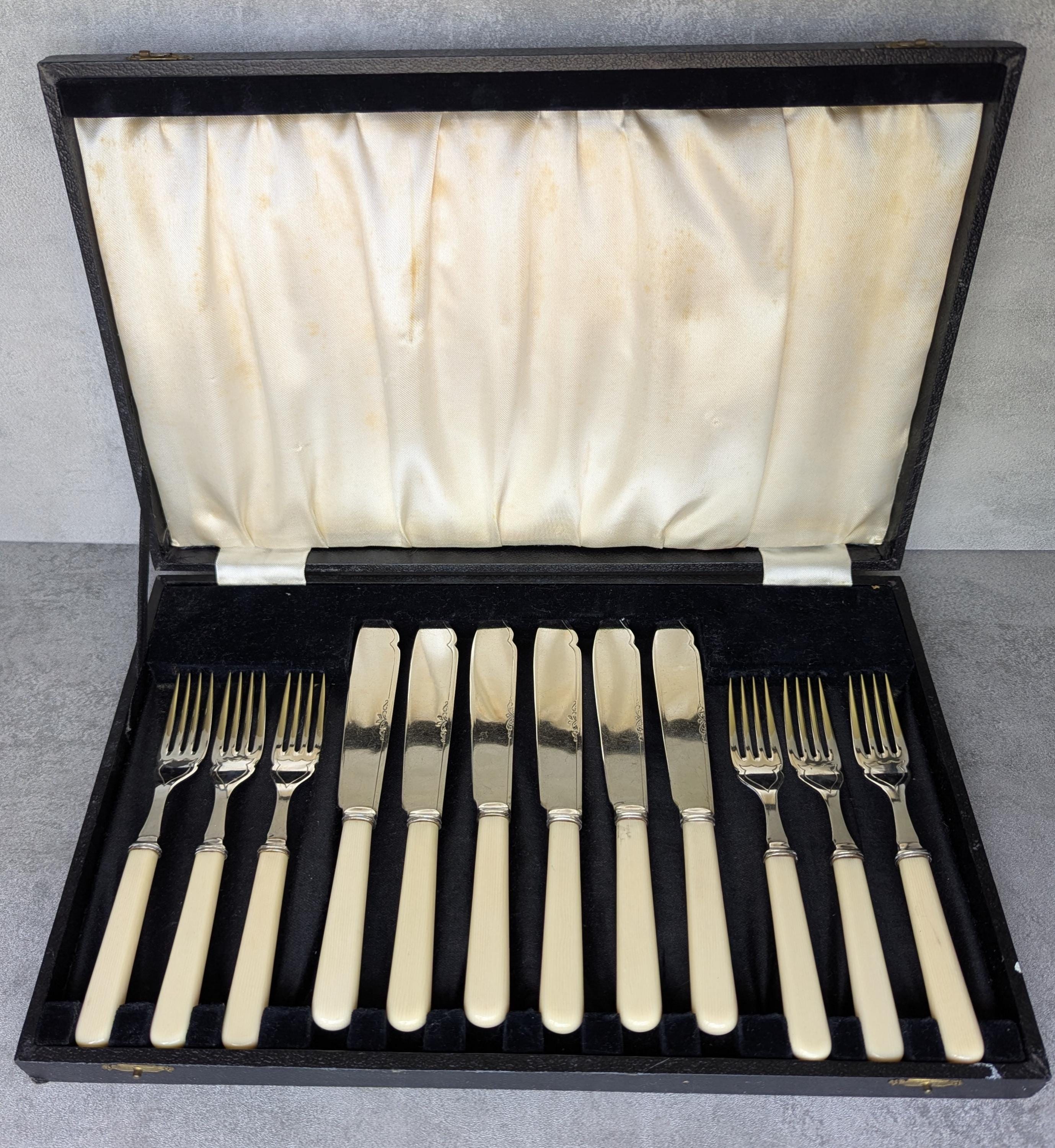 Vintage Fish Cutlery Set by Sheffield England Original Boxed