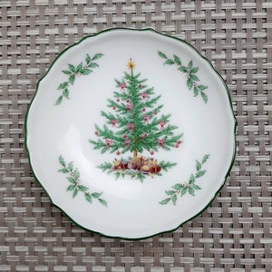 Vintage AK Kaiser Small Ring dish Collector Plate Christmas Tree & Holly West Germany 683 - Collectable festive Plates - Christmas gift