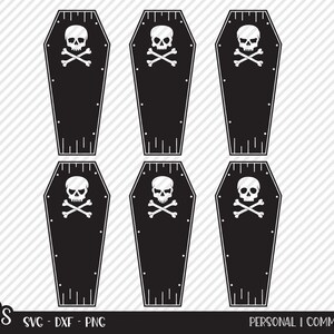 Könnte beinhalten: Sechs schwarze, sargförmige Ausschnitte mit einem weißen Totenkopf- und Knochenkreuz-Design. Die Ausschnitte eignen sich perfekt für Halloween-Dekorationen oder Bastelarbeiten.