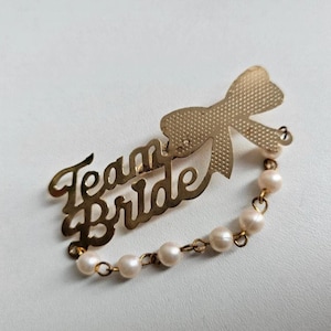Trending Wedding Accessories, Ladkiwale Badge, Gold Plated Pin with Peacock Feather, Baraati Brooch, Shaadi-Party Wear, Mehendi Haldi Favour