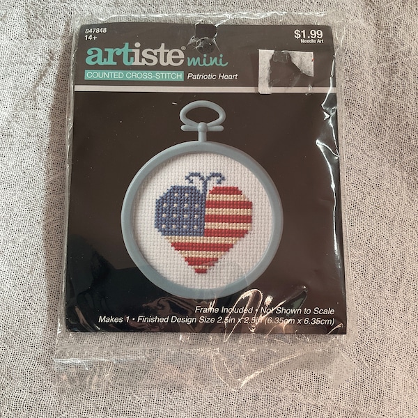 New Artiste Mini Counted Cross Stitch Kit Patriotic Heart Miniature Americana 2.5”