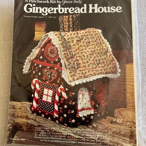 New Sealed Vintage Yours Truly Patchwork Gingerbread House Kit Sewing Quilting Decoration #2503