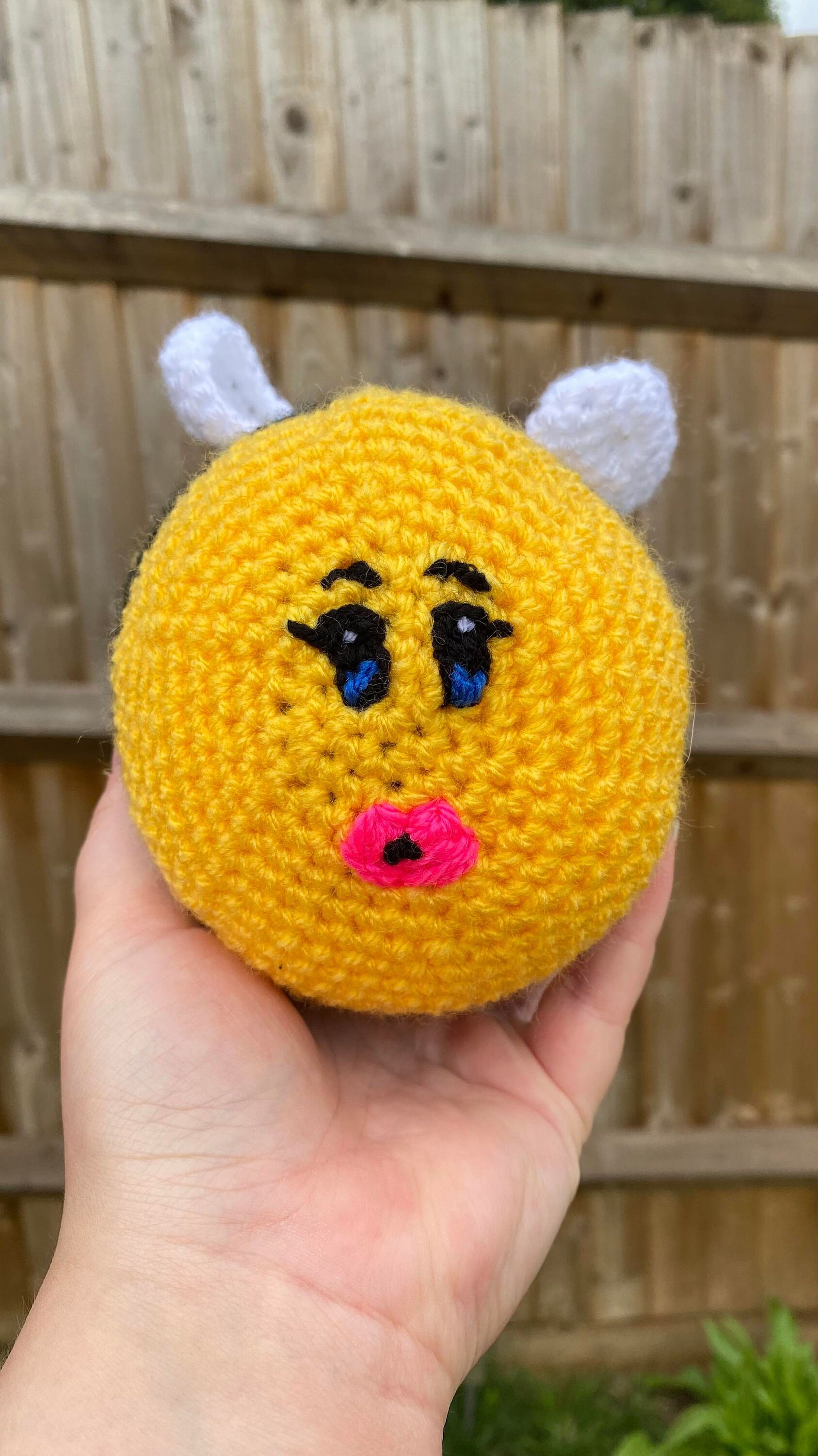 HOMEMADE Sapphire Gaze Roblox Inspired Crochet Bee Etsy