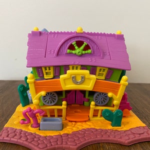 COMPLETE Polly Pocket 1994 “Light Up” Horse House Animal Wonderland