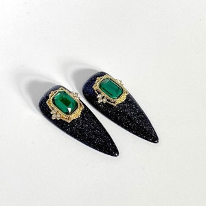 2 Pc Nail Charms - Kingdom
