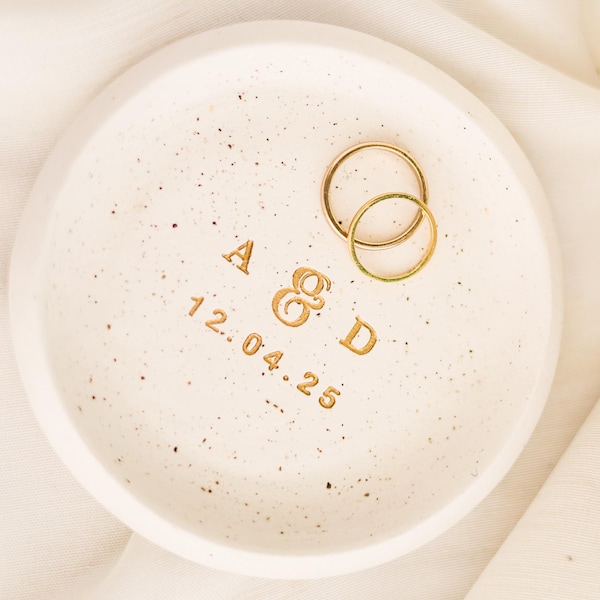 Engagement Gift / Couple Ring Dish / Personalised Ring Dish / Newlyweds Gift / Personalised Jewellery Dish / Wedding Gift / Anniversary Gift