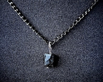 Collier en véritable tourmaline noire brute, cadeau unique pour lui Collier de pierres précieuses brutes fait main Collier en pierre noire pour homme collier anti-anxiété