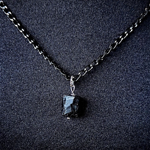 Collier en véritable tourmaline noire brute, cadeau unique pour lui Collier de pierres précieuses brutes fait main Collier en pierre noire pour homme collier anti-anxiété