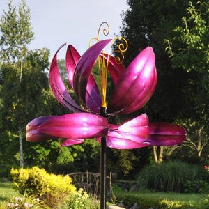 Purple Petals - Kinetic Art Spinner