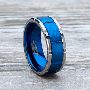 Men’s Tungsten Carbide Blue Silver Hammered Wedding Band Ring Comfort Fit Engagement Ring