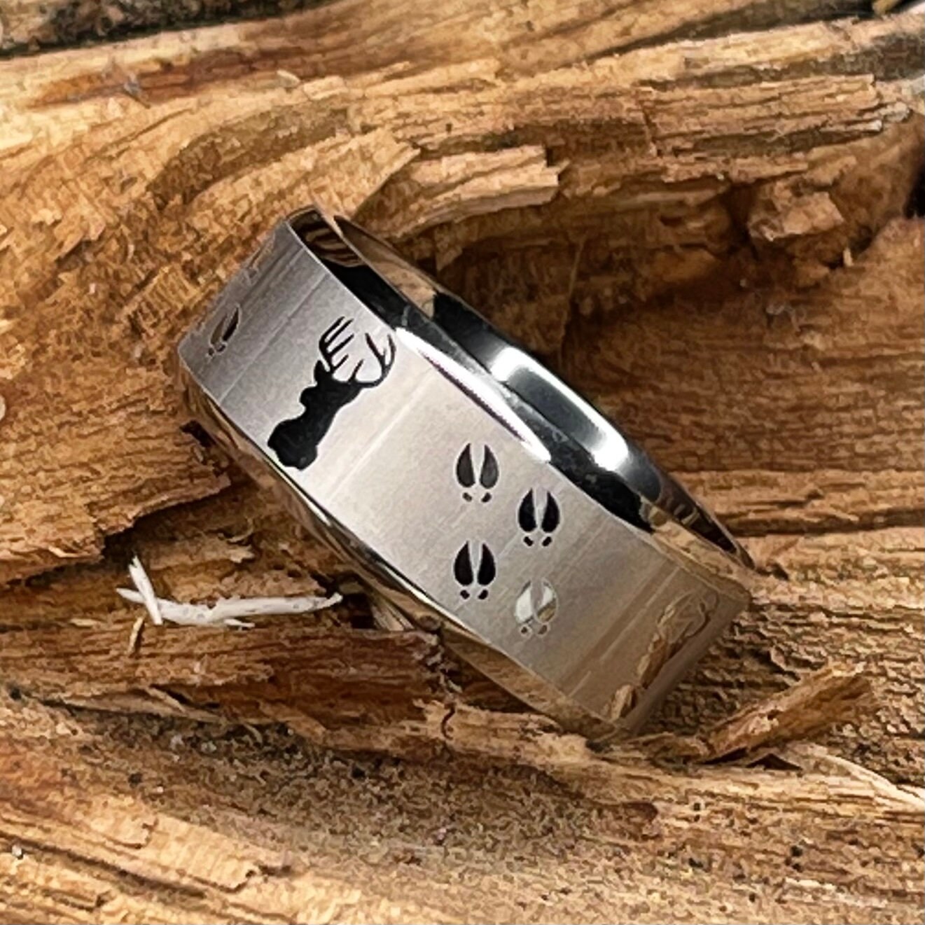 Mens Womens Laser Etched Titanium Wedding Band Deer Tracks Ring Outdoor Jewelry Silver Hunting Ring Comfort Fit Band 8mm Etsy