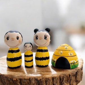 Handmade Bee Peg Doll Family Set – Wooden Bee Hive Toy – Waldorf Peg Dolls – Montessori Bee Toys – Bee Decor for Kids – Eco-Friendly Gift