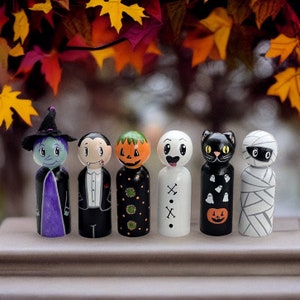 Halloween peg doll set , personalized Halloween gift , spooky decor , halloween toy set