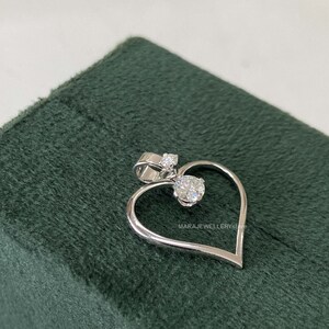 handmade jewelry,
engagement pendant,
moissanite pendant,
anniversary gift,
charm pendant,
round cut pendant,
wedding necklace,
heart shape pendant,
helloween,
mother gift,
necklace,
pendant with chain,
labor day gift