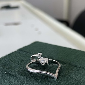 Love Pendnt,
Broken Heart pendant,
Double heart Necklace,
Women Necklace,
Free Gift,
Custom letter,
Cubic Zirconia,
Moissanite Jewelry,
Jewelry For Women,
Pendant Necklace,
Wedding Gift,
Halo Necklace,
Lab diamond Jewelry