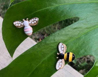 Bumble Bee Plant Safe Magnet for Leafy Plant Lovers. Rests on Leaf. Cute & unique gift! Terrarium decor.