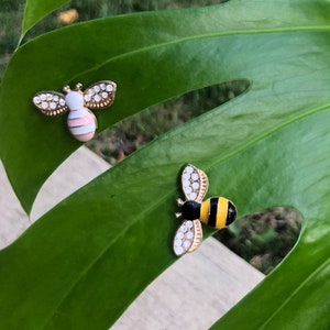 Bumble Bee Plant Safe Magnet for Leafy Plant Lovers. Unique Gift!!