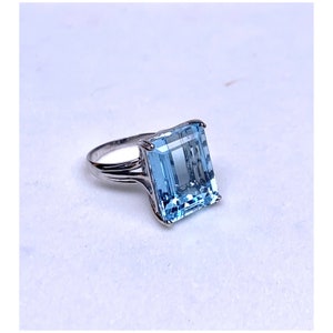 Emerald Cut Blue Aquamarine Solitaire Engagement Ring, Unique Aquamarine Bridal Promise Ring, Natural Aquamarine Wedding Ring, Gift for Mom