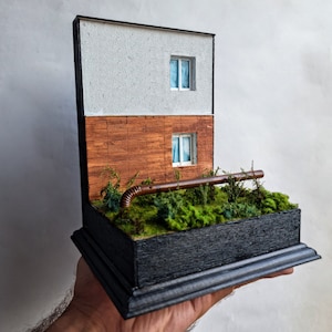 Contemporary Building Facade Diorama with Miniature Garden: Modern Architectural Decor, Green Oasis Display
