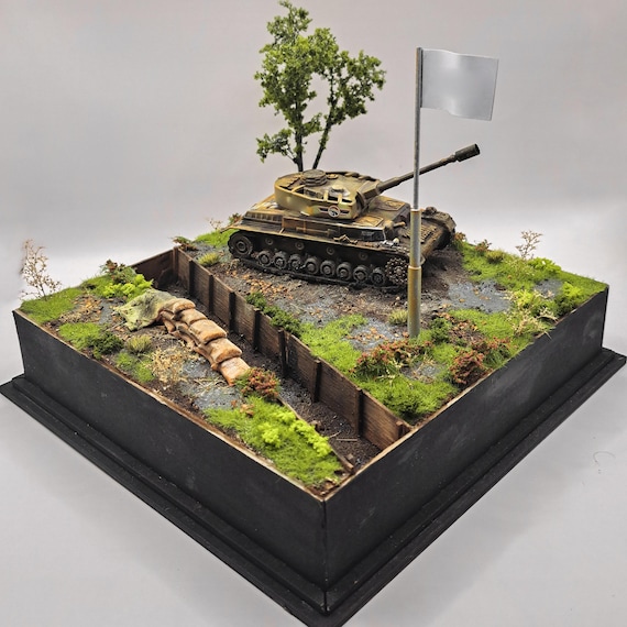 Panzer IV Tank Diorama - WWII Military Scale Model 1/72