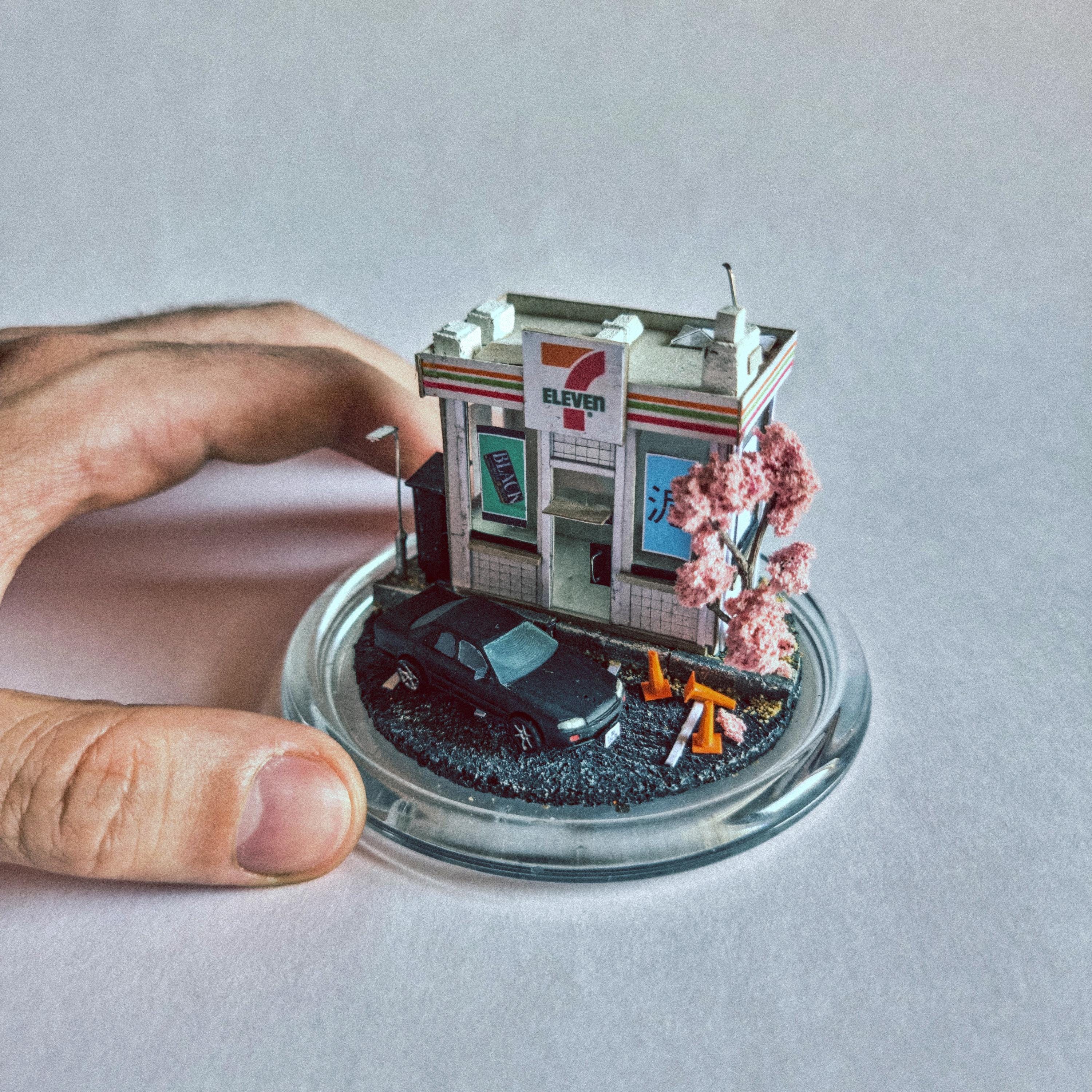 7 eleven diorama - Etsy 日本