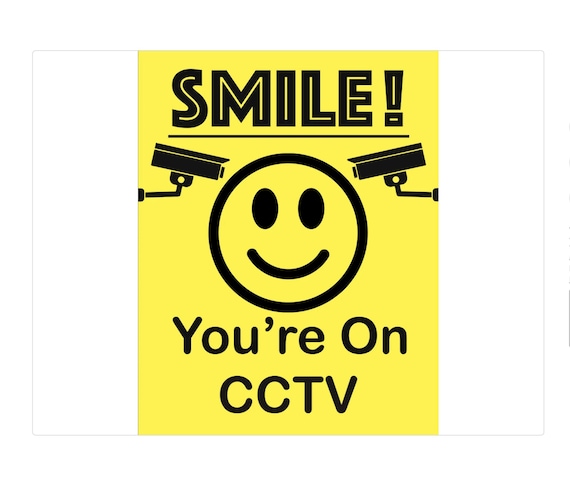 V Safety Cartello Autoadesivo 'You're On Camera' Con Faccina Sorridente – 150 X 200 Mm – Adesivo Per Avviso Videosorveglianza