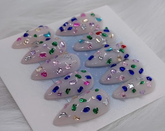 Treasures - medium stilletto-strass druk op de nagels