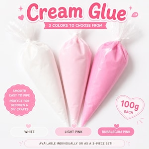 Puede incluir: Tres mangas pasteleras rellenas de pegamento en crema en blanco, rosa claro y rosa chicle. El texto dice: Cream Glue, 3 COLORS TO CHOOSE FROM, 100g EACH, SMOOTH EASY TO PIPE PERFECT FOR DECODEN & DIY CRAFTS, WHITE, LIGHT PINK, BUBBLEGUM PINK.