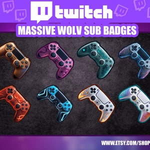 Puede incluir: Ocho diseños diferentes de un mando de Playstation 4, con colores y patrones variados. Los mandos están dispuestos en dos filas de cuatro. El fondo es gris oscuro. El texto "MASSIVE WOLV SUB BADGES" está en la parte superior de la imagen. El texto "WWW.ETSY.COM/SHOP/MASSIVEWOLV" está en la parte inferior de la imagen.