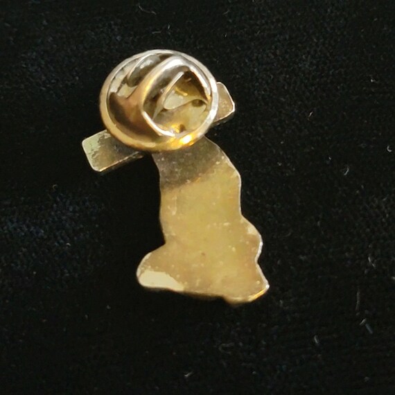 praying-hands-with-cross-pin-gem