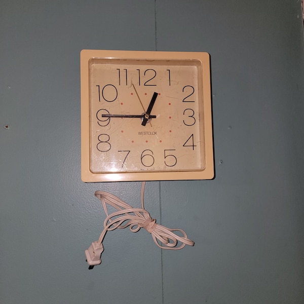 Vintage Westclox Wallmate Dialite Clock