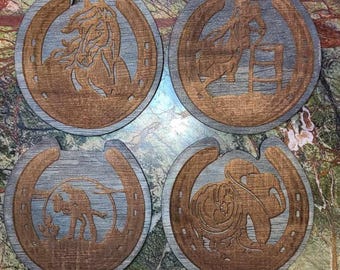 Posavasos de madera con grabados del oeste – Rodeo Designs, teñido gris azulado