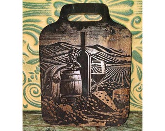 Tabla de cortar grabada a mano con un viñedo toscano - Vino y queso