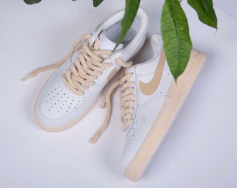 Custom NIKE Air Force 1 Dikke touw veters of super dikke veters Verouderde Vintage zool Beige Crème & Wit Custom NIKE Air Force 1 Dikke touw veters of super dikke veters Verouderde Vintage zool Beige Crème & Wit