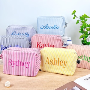 Custom Cosmetic Bag for Bridesmaid, Seersucker Makeup Bag, Monogrammed Toiletry Bag, Personalized Gift for Her, Wedding Bridesmaid Gifts